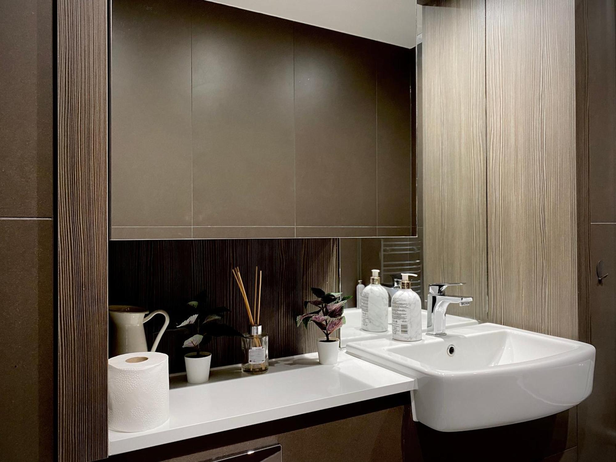 Spacious 2 Bedroom Penthouse Retreat London Luaran gambar